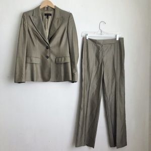 Escada two piece suit green olive size:38 wool